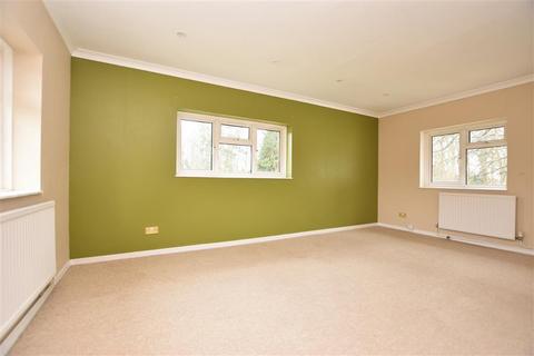 69 Worth Road, Crawley, RH10 7EP