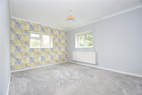 69 Worth Road, Crawley, RH10 7EP