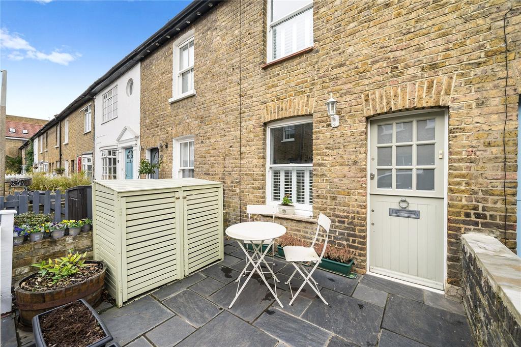 Rosedale Road, Richmond, TW9 2 bed terraced house £750,000
