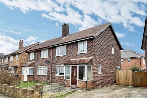 18 Bell Avenue, Romford, RM3 7BL