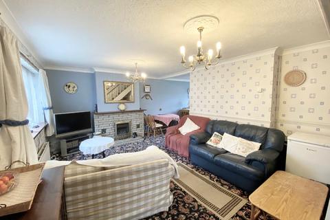18 Bell Avenue, Romford, RM3 7BL