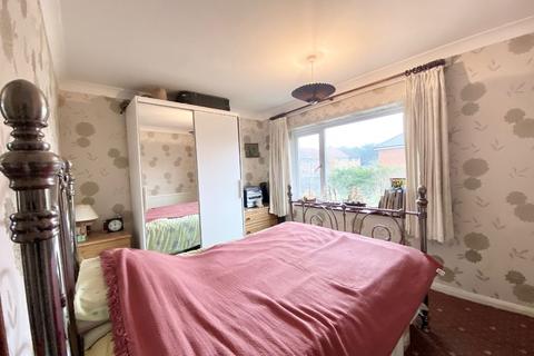 18 Bell Avenue, Romford, RM3 7BL