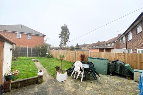 18 Bell Avenue, Romford, RM3 7BL