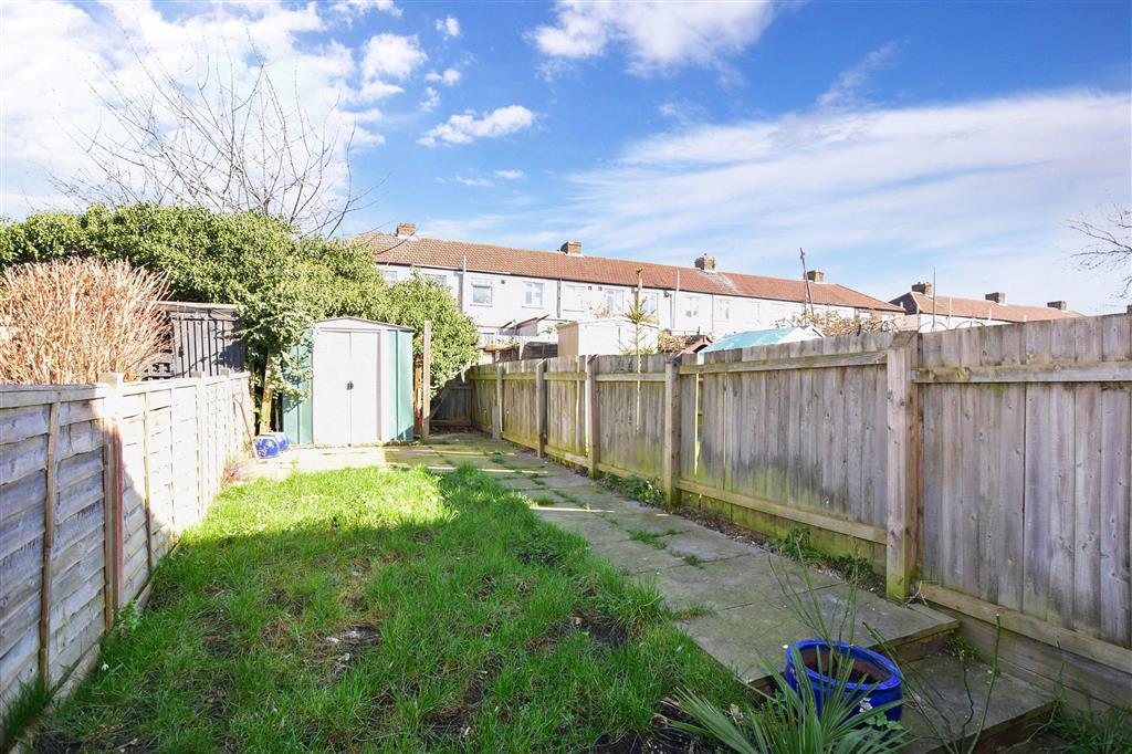 Howard Road, Dartford, Kent 2 bed terraced house £275,000