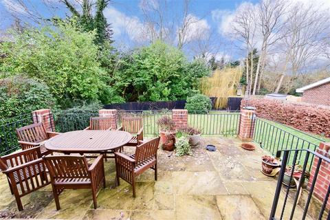 9 Haffenden Road, Tenterden, TN30 6QE