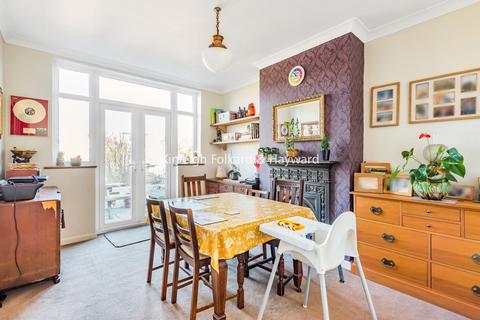 157 Langley Way, West Wickham, BR4 0DL