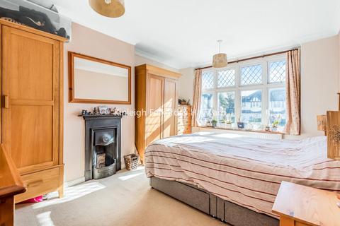 157 Langley Way, West Wickham, BR4 0DL