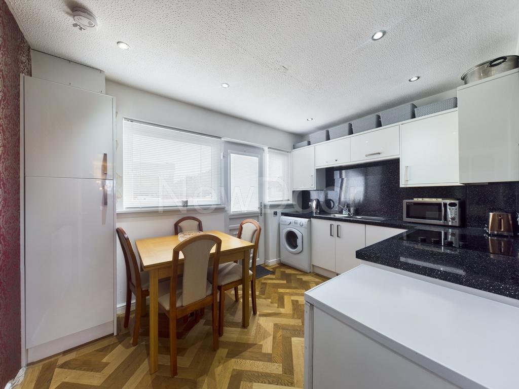 Kingston Road, PA7 2 bed terraced house £135,000