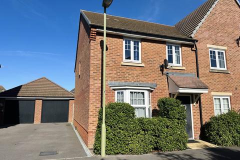 3 bedroom semi-detached house to rent, Yew Tree Crescent, Didcot