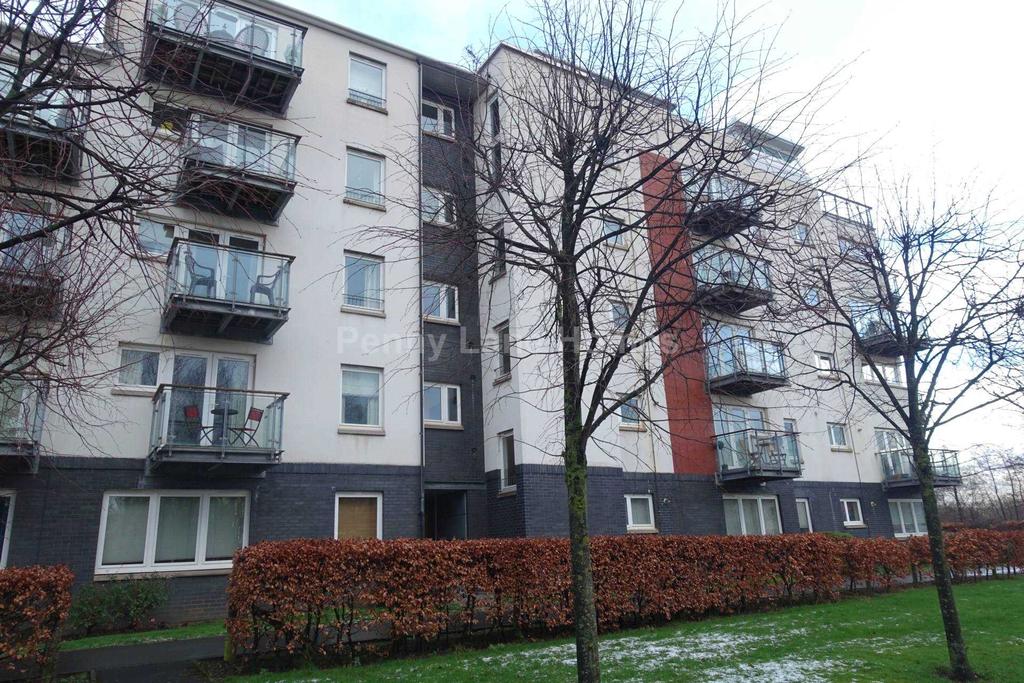 Redshank Avenue, Renfrew 2 bed flat £750 pcm (£173 pw)