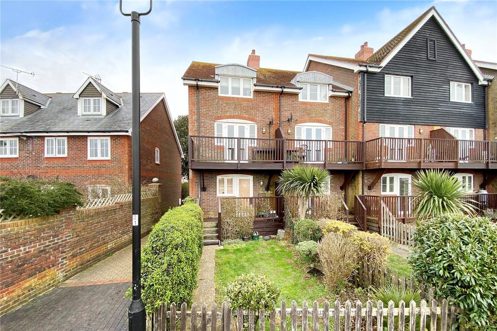 Mariners Quay, Littlehampton 3 bed end of terrace house £495,000