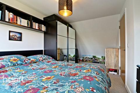 8 Waterside Close, Wembley, HA9 9PB