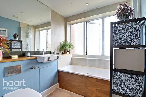 8 Waterside Close, Wembley, HA9 9PB