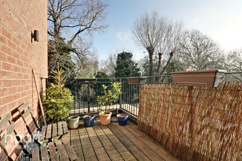 8 Waterside Close, Wembley, HA9 9PB