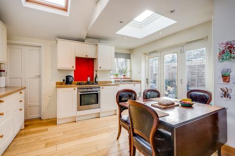 11 Staten Gardens, Twickenham, TW1 4HS