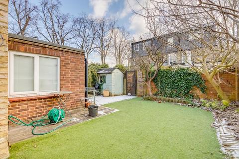 11 Staten Gardens, Twickenham, TW1 4HS
