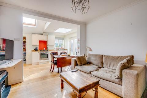 11 Staten Gardens, Twickenham, TW1 4HS
