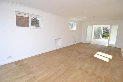 40 Longtye Drive, Chestfield, Whitstable, CT5 3NF