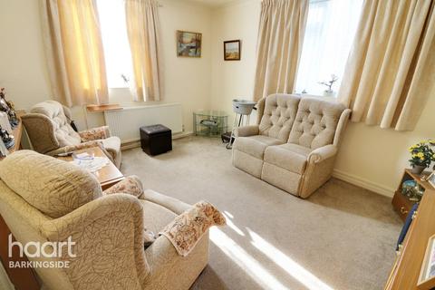 14, Carlton Court Craven Gardens, Ilford, IG6 1LT