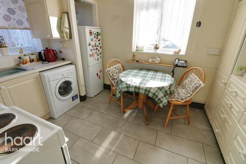 14, Carlton Court Craven Gardens, Ilford, IG6 1LT