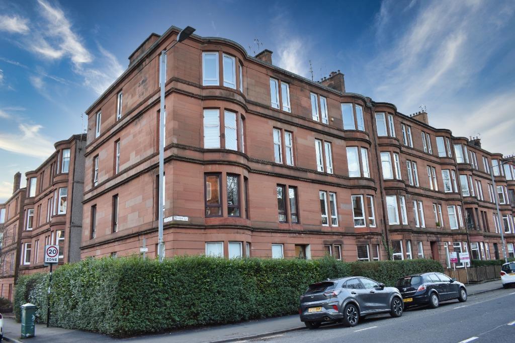 Minard Road, Flat 1/2, Shawlands, Glasgow, G41 2EL 2 bed flat - £189,000