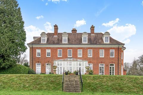 4 Gladstone House, Nanhurst Park Elmbridge Road, Cranleigh, GU6 8JX
