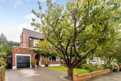 17 Furham Feild, Pinner, HA5 4DX