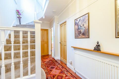 17 Furham Feild, Pinner, HA5 4DX