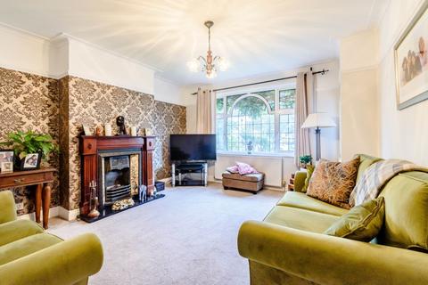 17 Furham Feild, Pinner, HA5 4DX