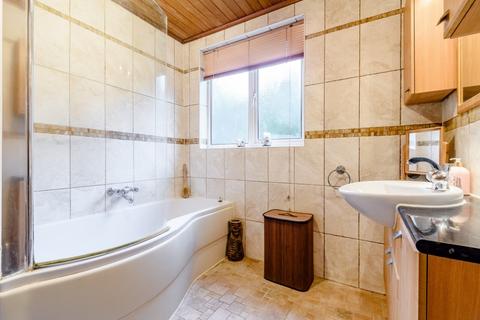 17 Furham Feild, Pinner, HA5 4DX