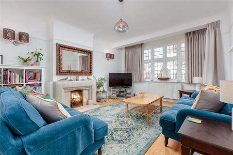 16 Garden Close, Banstead, SM7 2QB