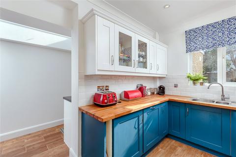 16 Garden Close, Banstead, SM7 2QB