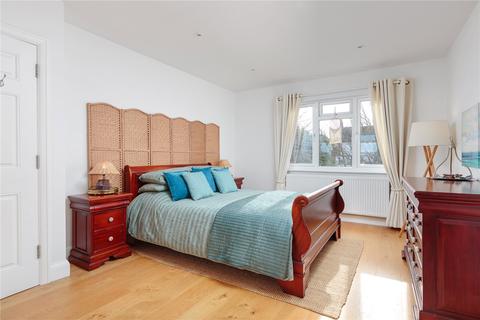 16 Garden Close, Banstead, SM7 2QB