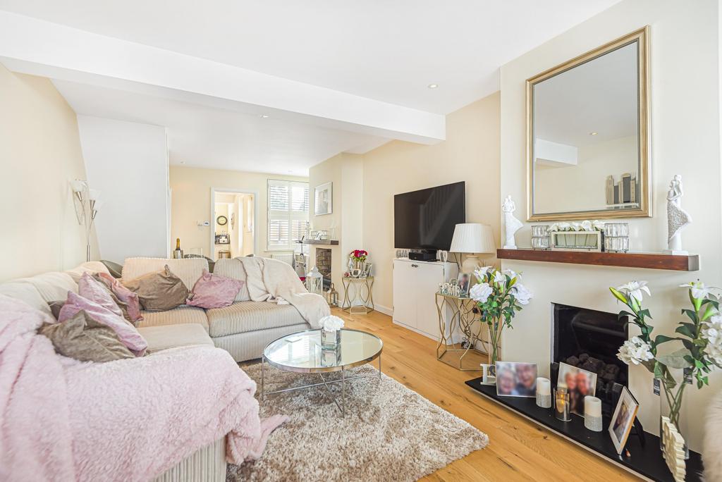 Pinewood Close, Gerrards Cross, SL9 2 bed terraced house £530,000