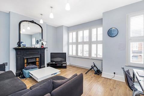 3 bedroom flat to rent, Hazelbourne Road, Balham, London