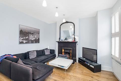 3 bedroom flat to rent, Hazelbourne Road, Balham, London