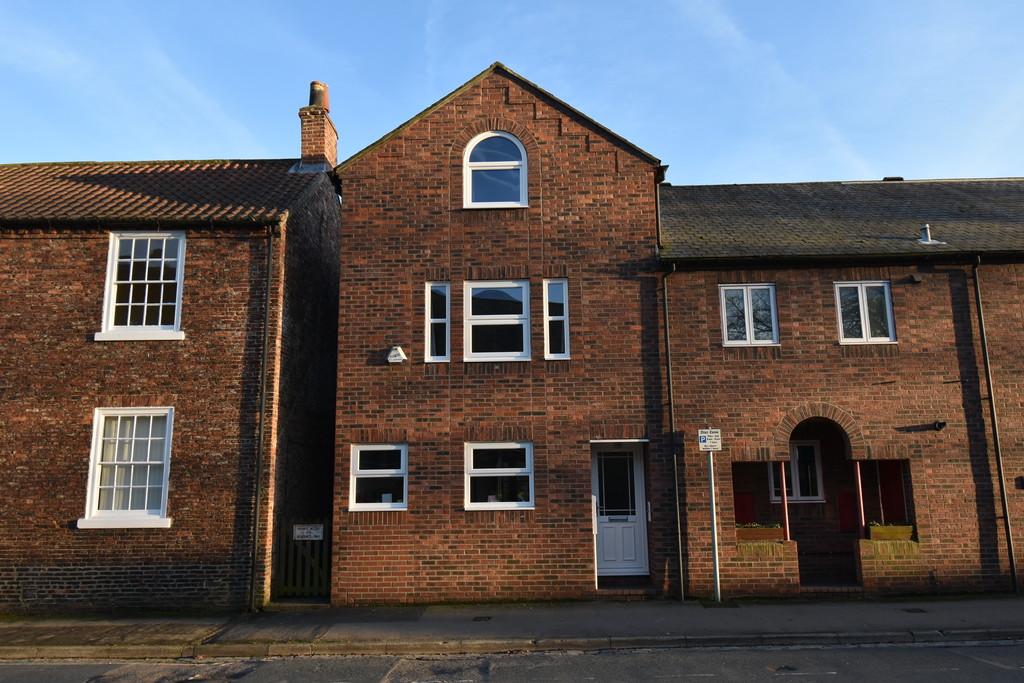High Street, Northallerton 4 bed terraced house £220,000