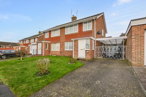 32 Chiltern End, Ashford, TN24 8QJ