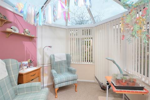 32 Chiltern End, Ashford, TN24 8QJ