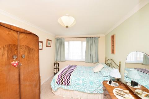 32 Chiltern End, Ashford, TN24 8QJ