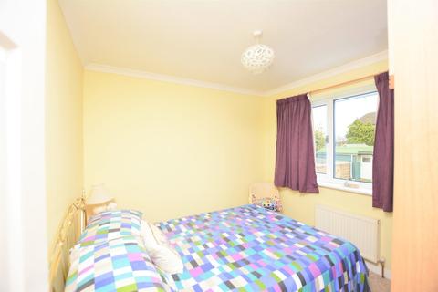32 Chiltern End, Ashford, TN24 8QJ