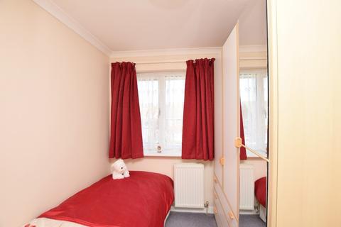 32 Chiltern End, Ashford, TN24 8QJ