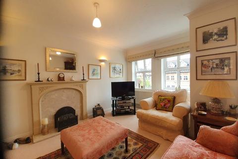 18 Blakemere Drive, Northwich, CW9 8US