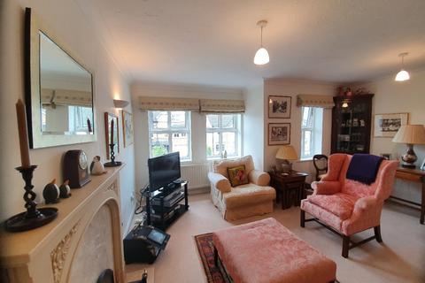 18 Blakemere Drive, Northwich, CW9 8US