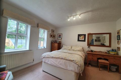18 Blakemere Drive, Northwich, CW9 8US