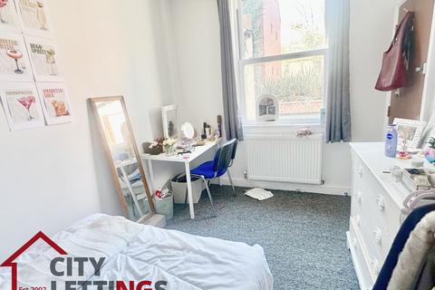 5 bedroom apartment to rent, City Centre