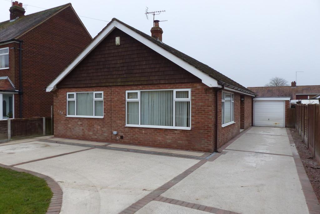 Western Road, Goole 2 bed detached bungalow £695 pcm (£160 pw)
