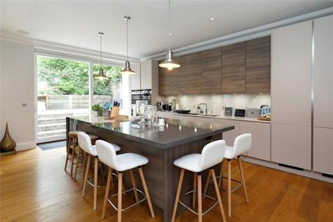 6 Deepdale, London, SW19 5EZ