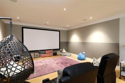 6 Deepdale, London, SW19 5EZ