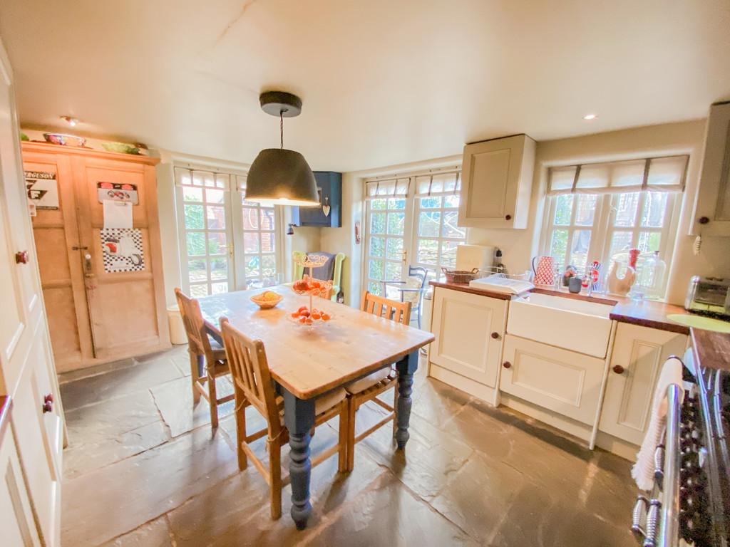 Kitchen / Breakfast Room